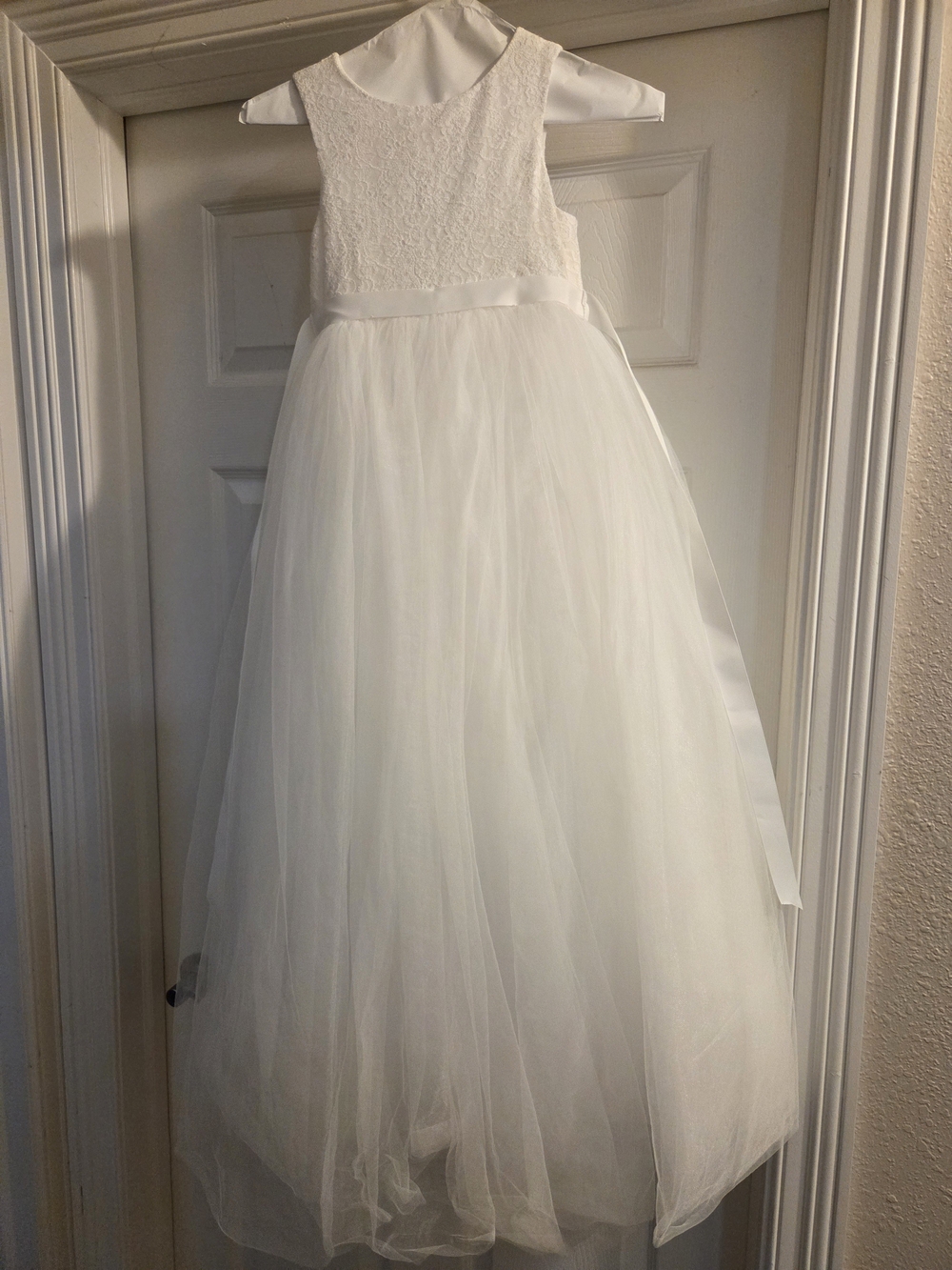 White Lace Bodice Tulle Flower Girl Dress